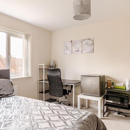 Large Double Room & Private Ensuite Bathroom, Badbury Park, Swindon, Near Great Western Hospital Zewnętrze zdjęcie