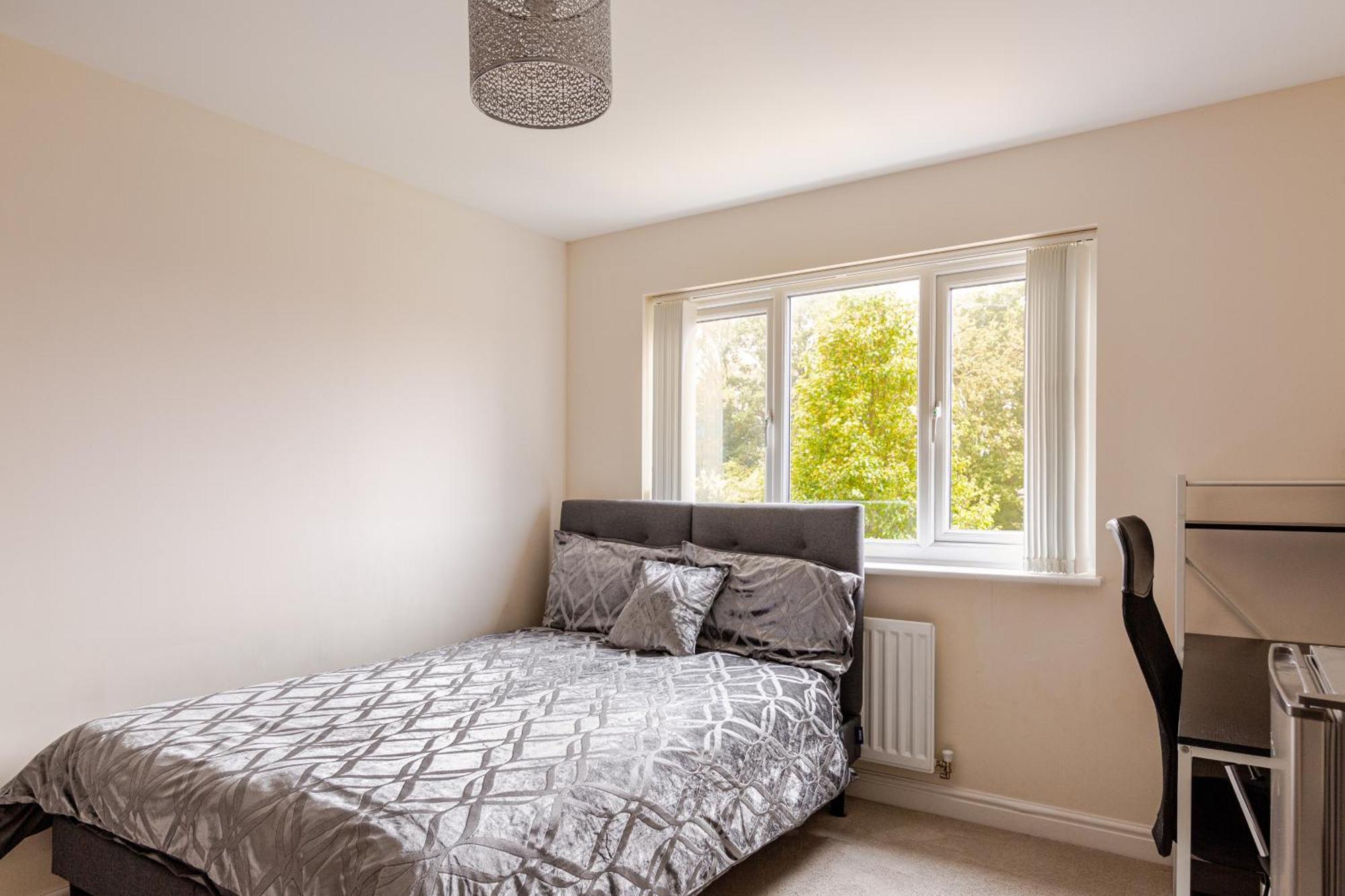 Large Double Room & Private Ensuite Bathroom, Badbury Park, Swindon, Near Great Western Hospital Zewnętrze zdjęcie